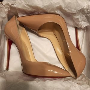 NUDE Christian Louboutin Pumps